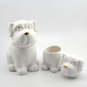 pots de biscuits pour chiens en céramique blanche avec de la peinture d'or