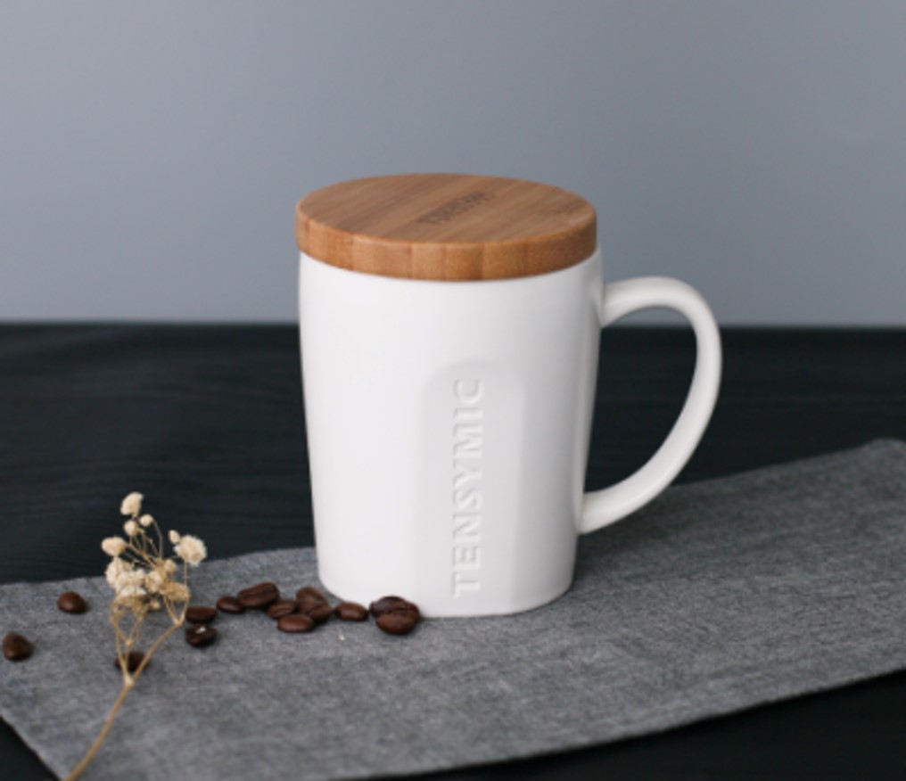 personalized ceramic coffee mug with lid