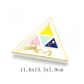 forme de triangle plat en céramique