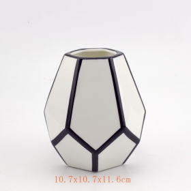 conceptions modernes de vase en céramique blanc et noir